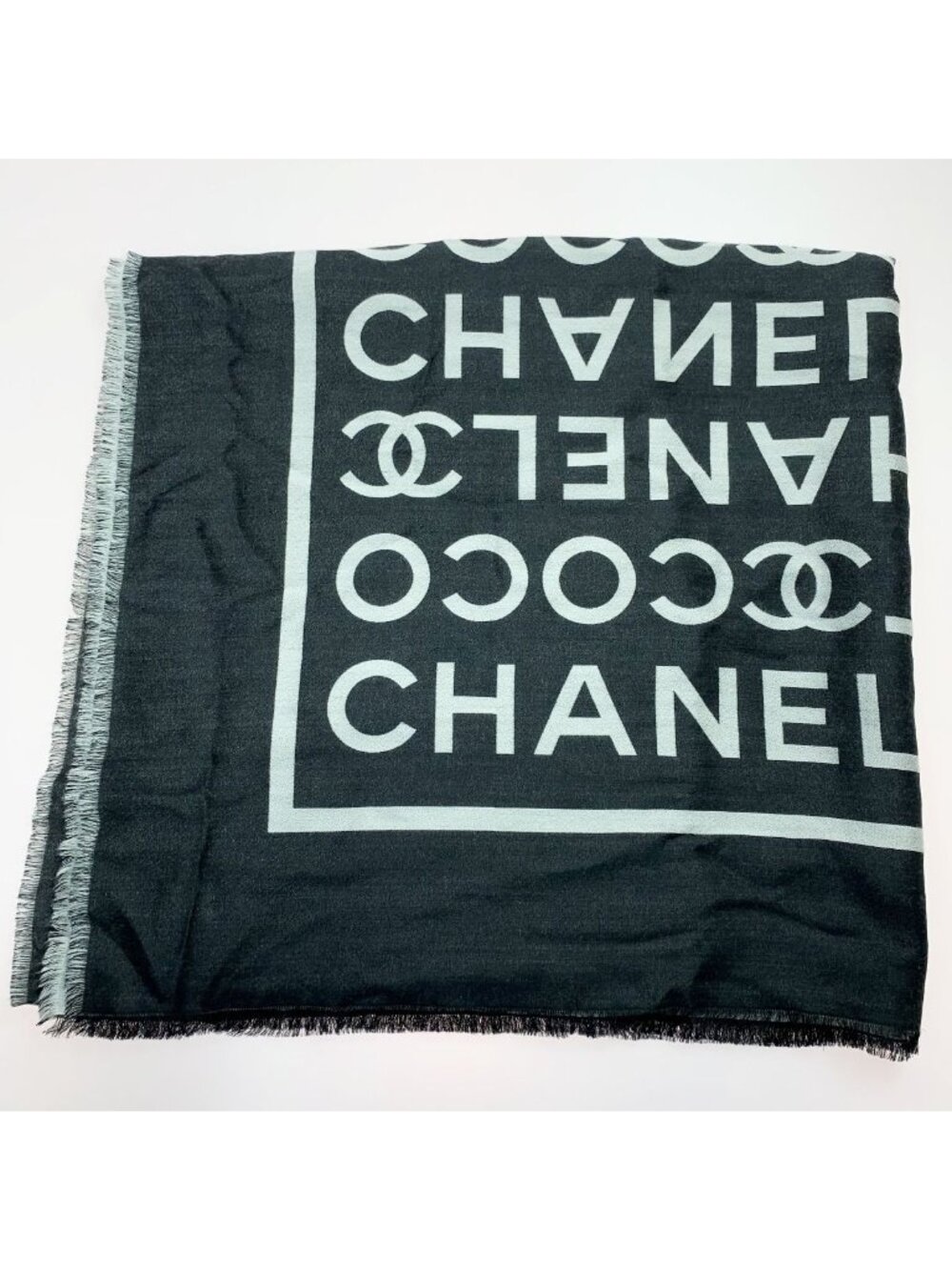 Chanel Coco Large Stole Black Gray - Picture 3 of 9